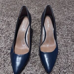 Calvin Klein Gayle Navy Pumps